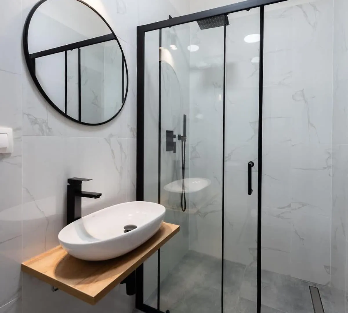 Well-Located Luxury 3Br Oasis In Central 프라하 0*,  체코
