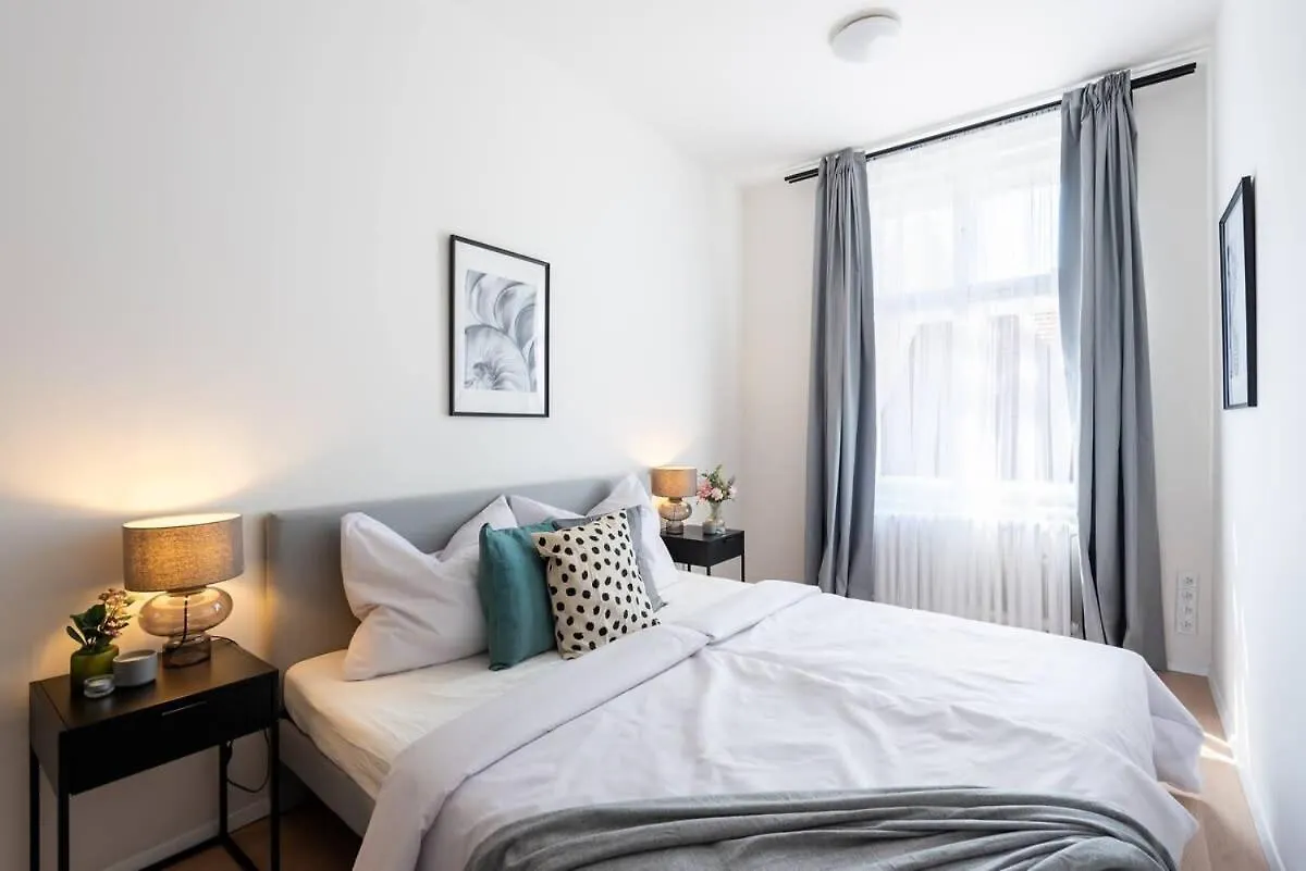 Well-Located Luxury 3Br Oasis In Central 프라하